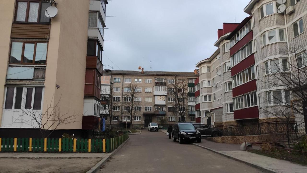 2-Х Комнатная Квартира Korosten Buitenkant foto